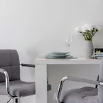 Expo Cracow Nowohucka Apartment By Renters